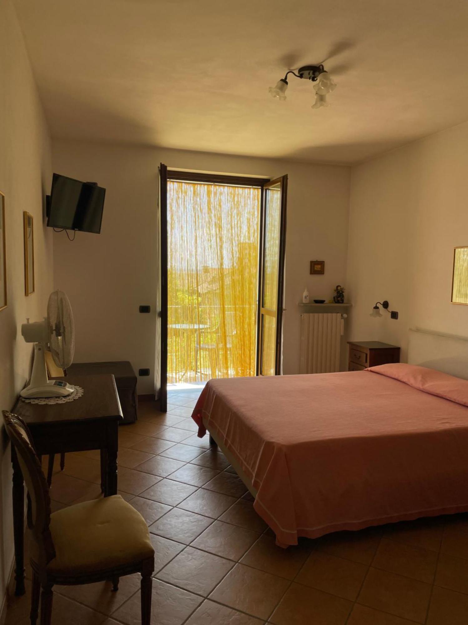 Agriturismo Le Viole Barolo Dış mekan fotoğraf