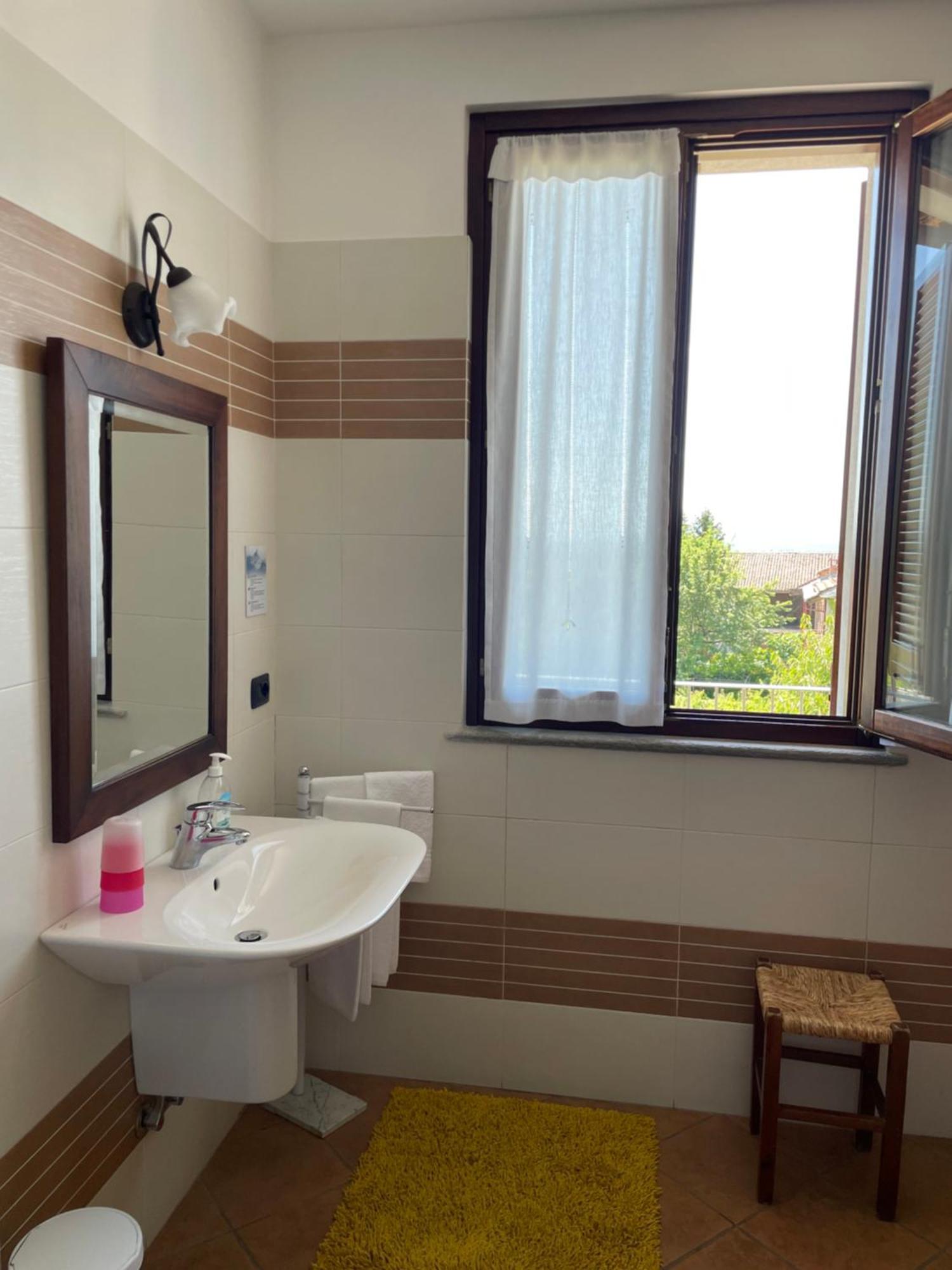 Agriturismo Le Viole Barolo Dış mekan fotoğraf