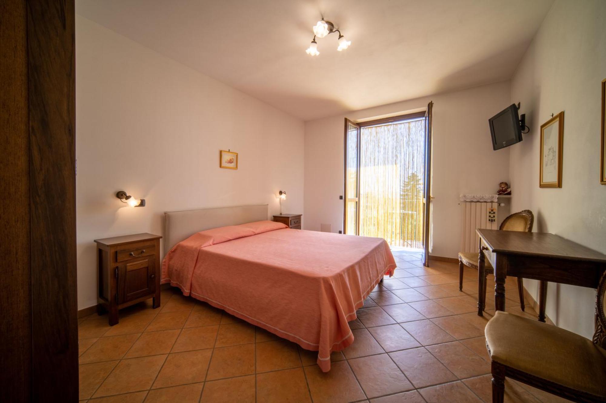 Agriturismo Le Viole Barolo Dış mekan fotoğraf